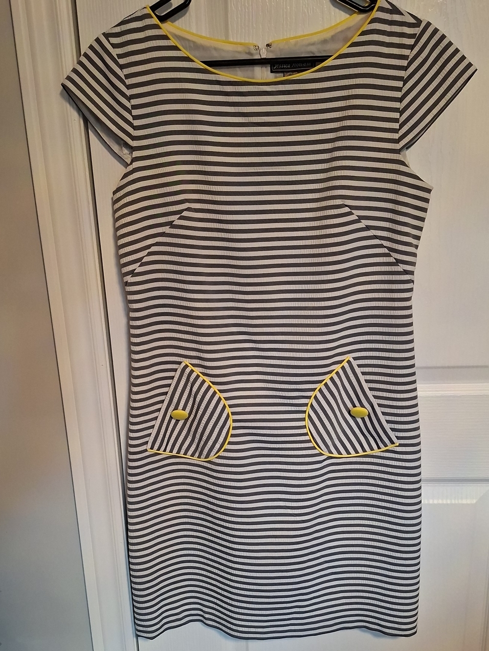 Jessica Howard White and Yellow Trim Dress Label Detail
